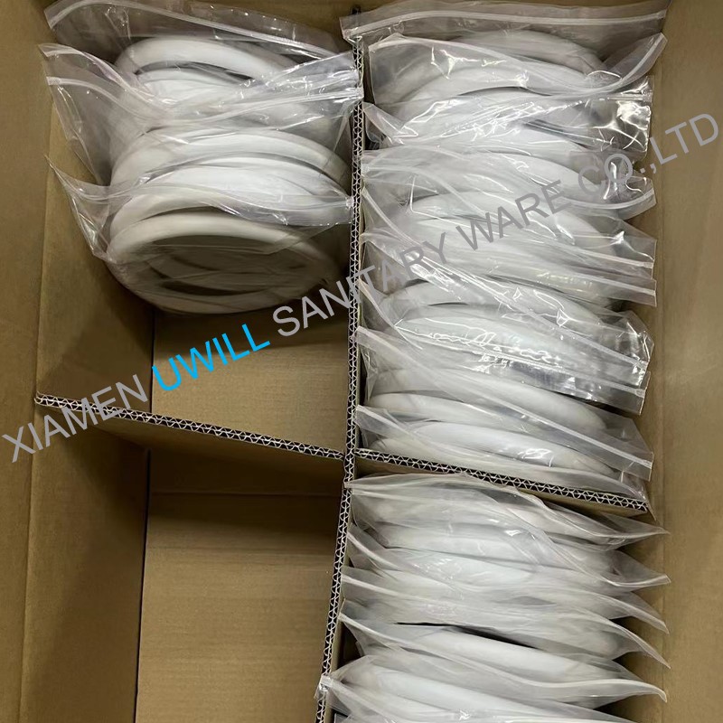 Matt white PVC softer shower hose package Matt white PVC softer shower hose package